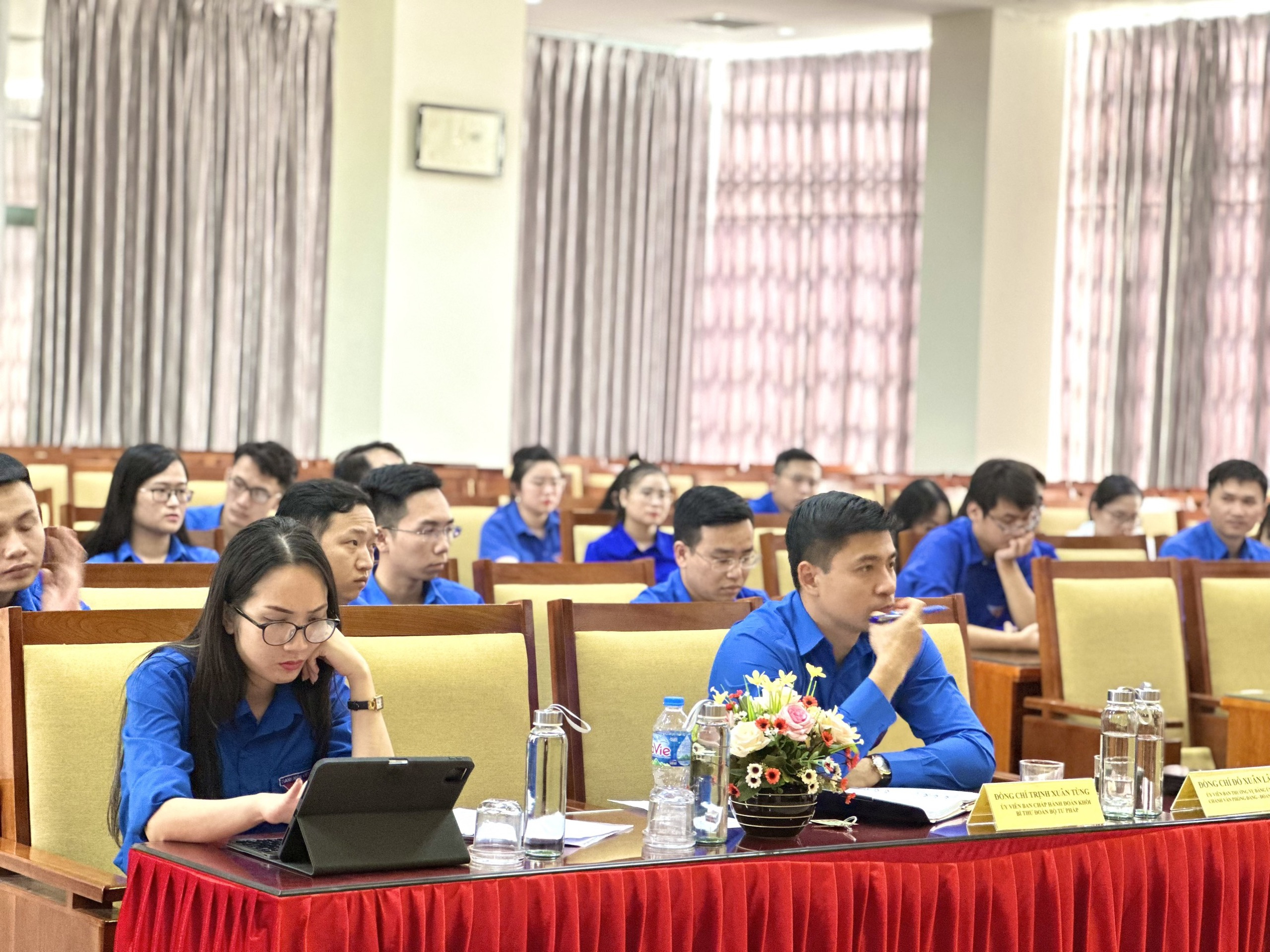 2179FC38-C5DA-4699-AEC7-C87BDCD676F9.