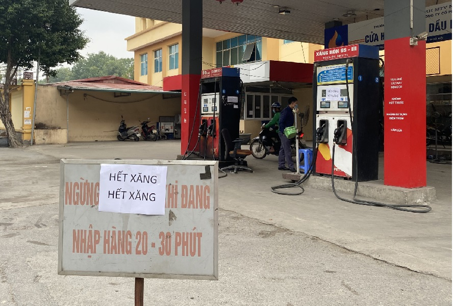 nhieu-cay-xang-het-hang