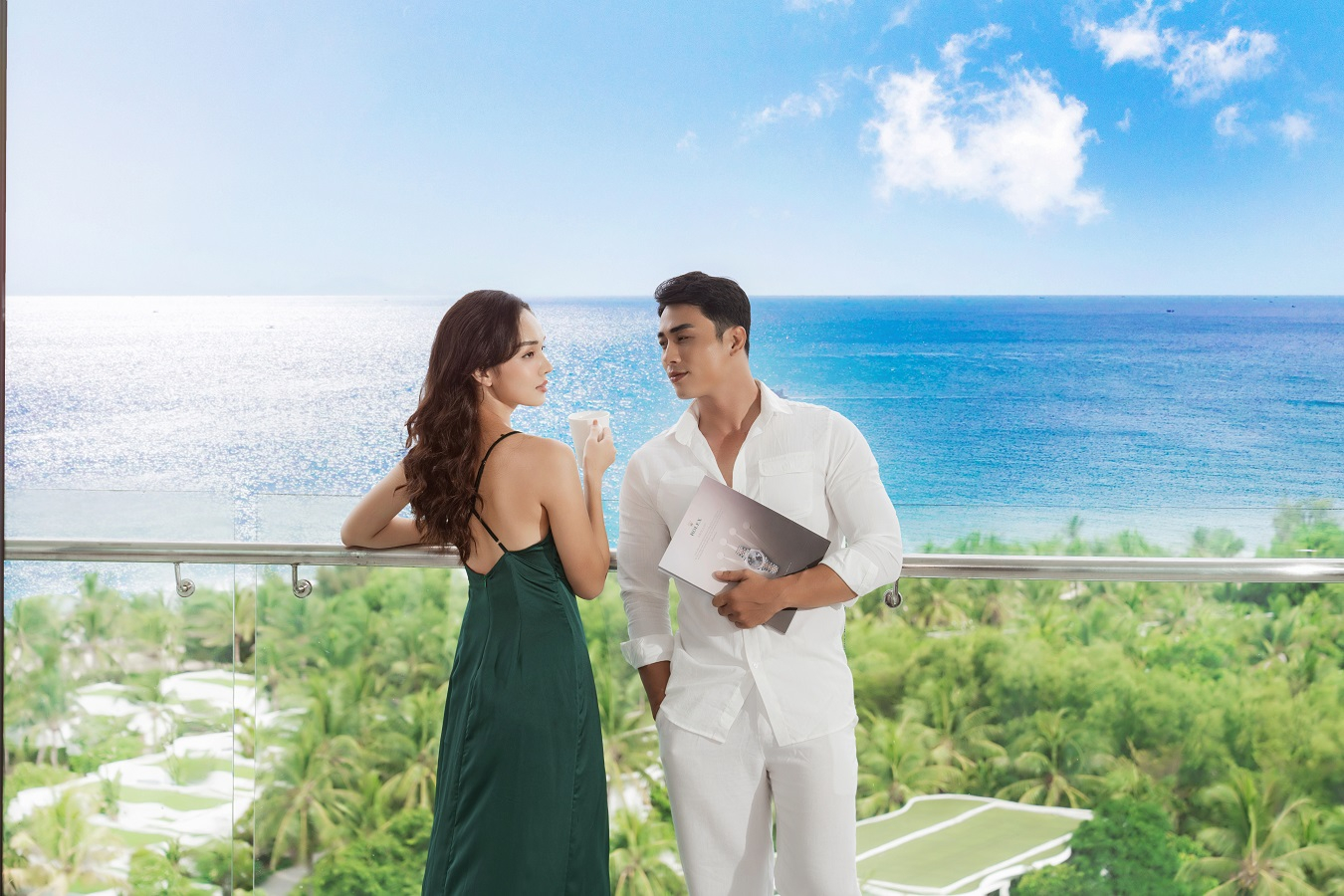 Cùng Cam Ranh Riviera thức dậy ngày mới bên người ấy và ngắm nhìn vẻ đẹp nguyên sơ của biển cả ngay trước mắt.