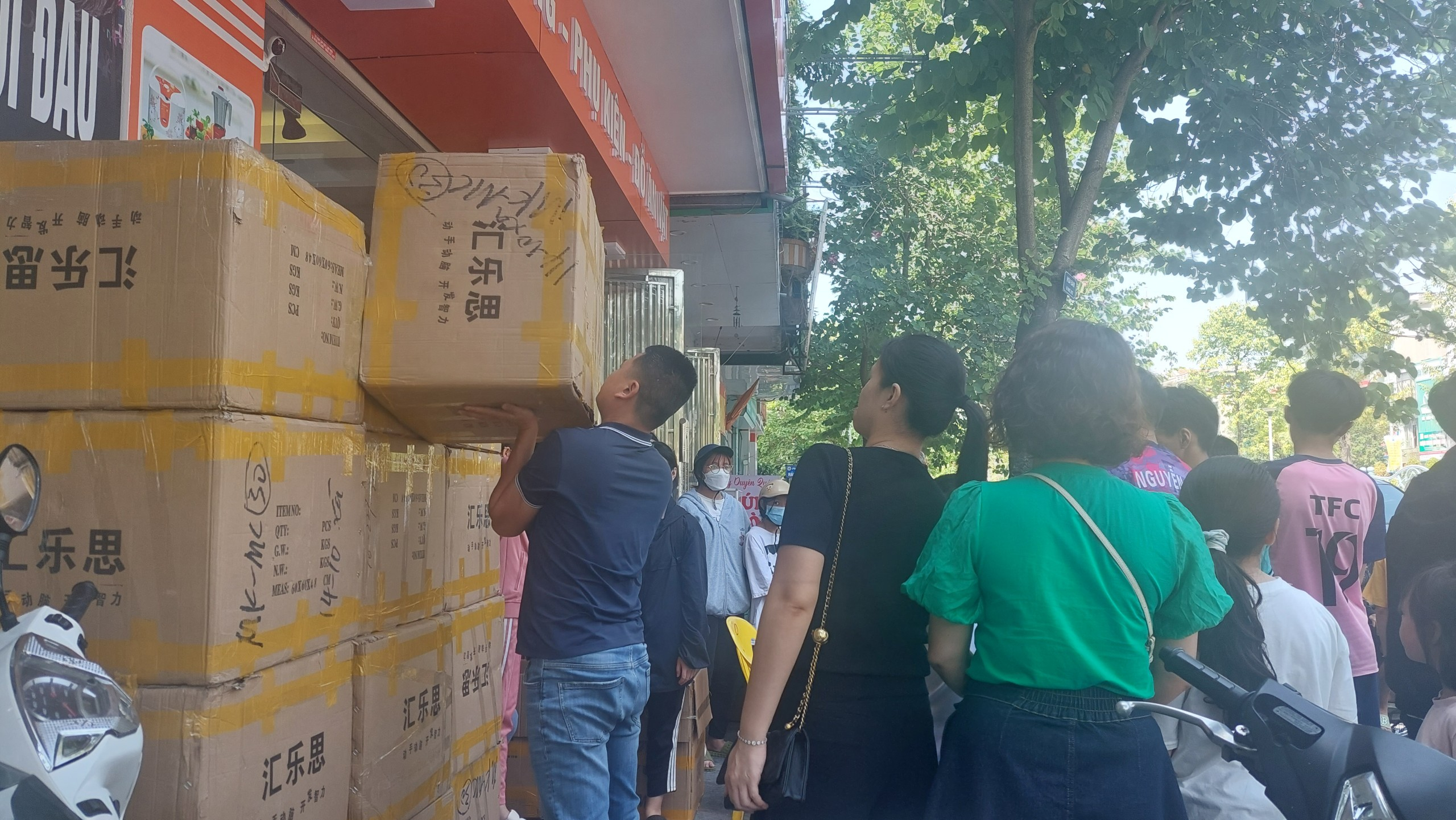 z3906136709169_d85d8af48c95efb43bb32ad0117be8bd