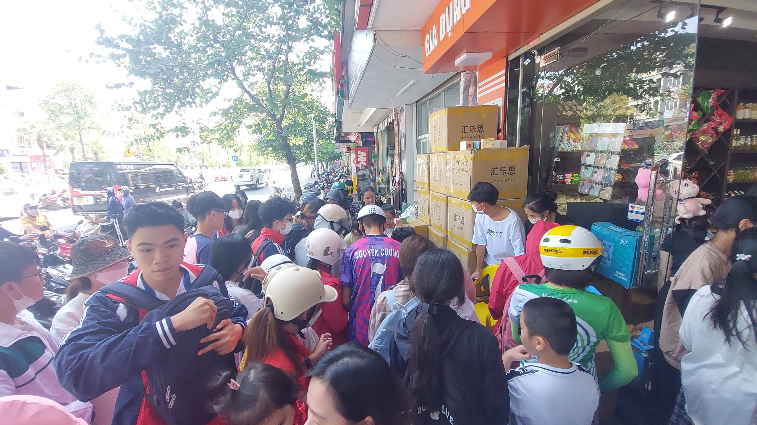 z3906135319406_edeb71b9f73981ab4b095dc0506ebd26