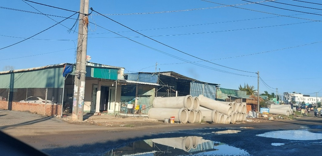 Căn nh&agrave; cấp 4 v&agrave; c&aacute;c t&agrave;i sản tr&ecirc;n diện t&iacute;ch đất 2.894m2 sẽ được tiến h&agrave;nh th&aacute;o dỡ to&agrave;n bộ v&agrave;o ng&agrave;y 30/11/22.