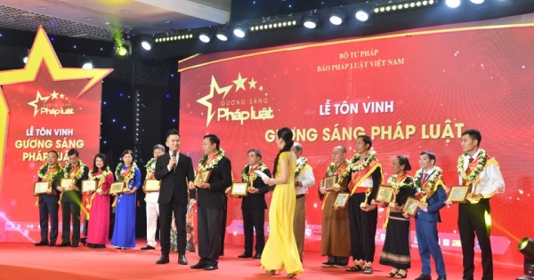 Lễ Tôn vinh 50 Gương sáng Pháp luật năm 2023