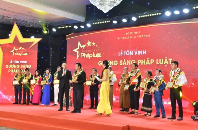 Lễ Tôn vinh 50 Gương sáng Pháp luật năm 2023