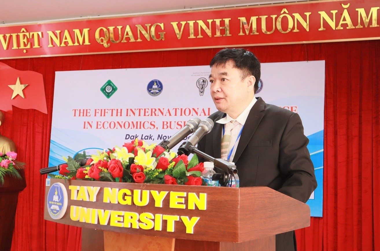 PGS.TS Lê Đức Niêm - Phó Hiệu trưởng Trường Đại học Tây Nguyên phát biểu tại Hội thảo