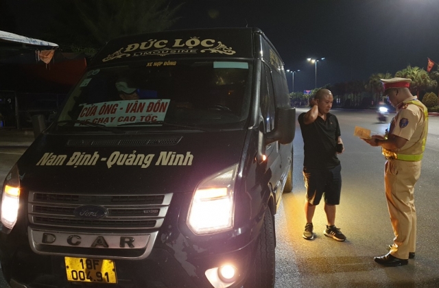 Quảng Ninh: Xử lý nghiêm vi phạm trong hoạt động kinh doanh vận tải