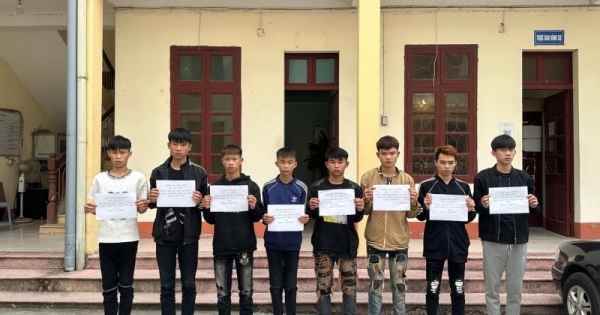 Lạng Sơn: Triệu tập nhóm nam sinh đầu trần lạng lách, đánh võng “trêu” CSGT