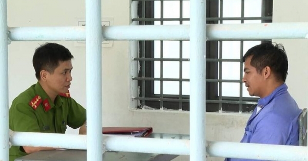 Phú Thọ: Khởi tố tài xế xe tải tăng ga lao vào CSGT khi bị dừng kiểm tra