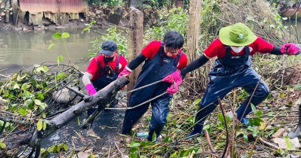 Bí thư Tỉnh uỷ Đồng Nai gặp gỡ và động viên nhóm Biên Hoà xanh