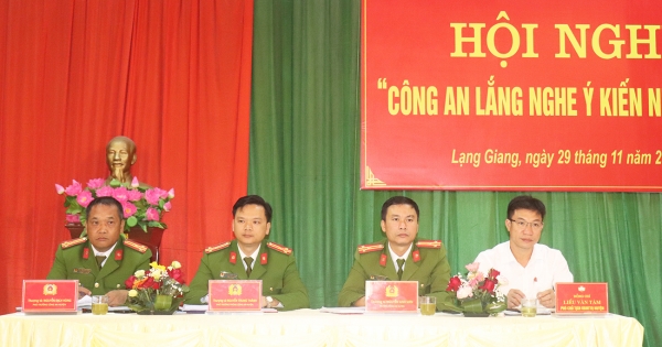 Công an lắng nghe ý kiến Nhân dân