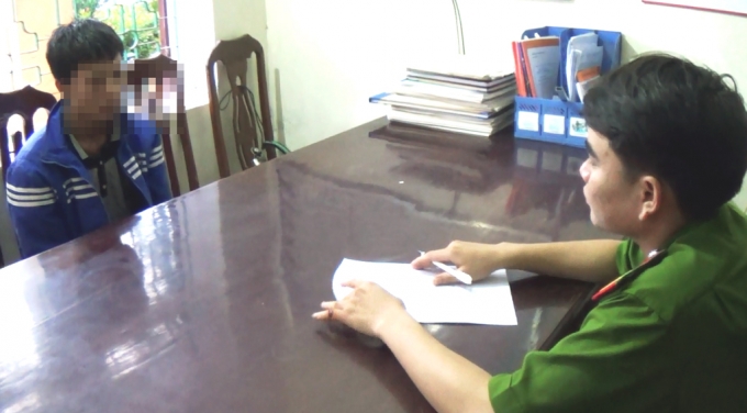 Đối tượng L. tại cơ quan điều tra CA huyện Y&ecirc;n Th&agrave;nh (Ảnh: Đức Thắng)