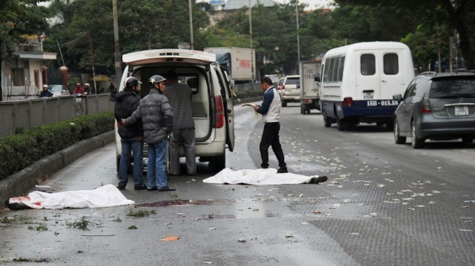 &nbsp;Hiện trường vụ tai nạn khiến hai người bị tử vong, một người bị thương nặng