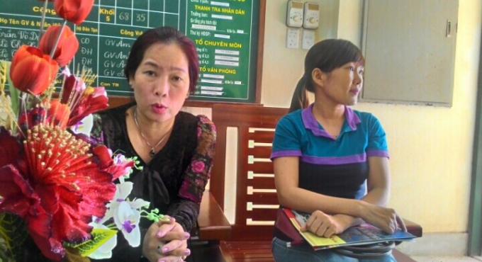 B&agrave; Nguyễn Thị Thanh Loan - Hiệu trưởng Trường Mầm non Thủy V&acirc;n (b&ecirc;n tr&aacute;i) v&agrave; B&agrave;&nbsp;&nbsp;Nguyễn Thị Lệ Giang&nbsp; - Hiệu ph&oacute; trao đổi với ph&oacute;ng vi&ecirc;n.