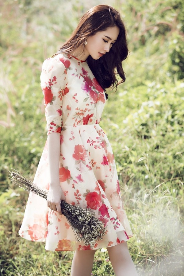 Với vẻ xinh đẹp dịu d&agrave;ng mong manh v&agrave; trong s&aacute;ng, Đặng Thu Thảo được mệnh danh l&agrave; Hoa hậu của c&aacute;c Hoa hậu.