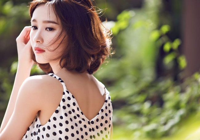 Nhiều người đ&aacute;nh gi&aacute; rằng Thu Thảo đẹp nhất l&agrave; ở những g&oacute;c mặt nghi&ecirc;ng.