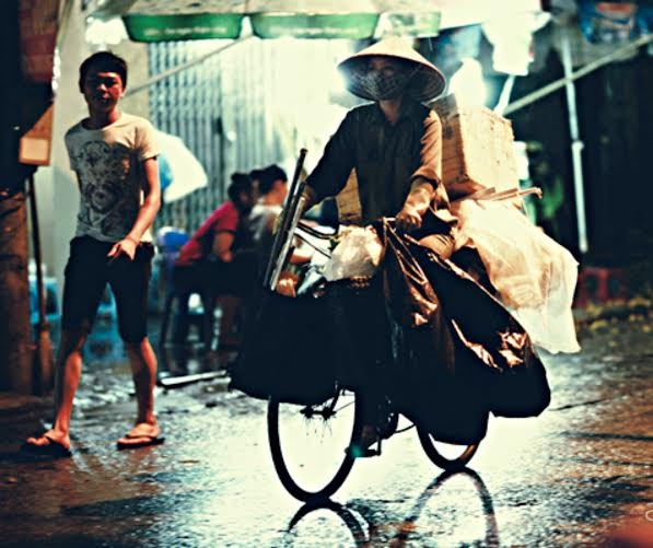 Đắng cay phận &ldquo;ve chai, đồng n&aacute;t&rdquo;