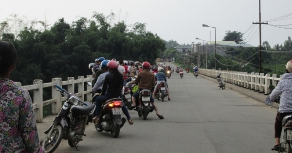 Quảng Nam: Nữ kế toán thuê taxi đi nhảy cầu tự vẫn