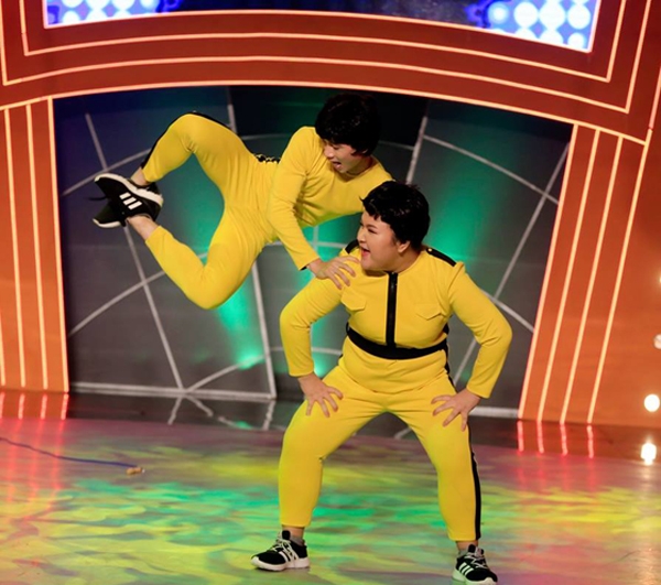 &ldquo;Hot girl trăm k&iacute;&rdquo; v&agrave; Sơn L&acirc;m nhận được nhiều lời khen từ ban gi&aacute;m khảo. Ảnh: Internet