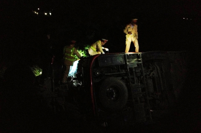 CSGT đang điều tra nguy&ecirc;n nh&acirc;n vụ va chạm.