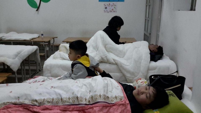 Nhiều người được sơ t&aacute;n đến ở tạm tại Trung t&acirc;m khai b&aacute;o tạm tr&uacute;, tạm vắng phường Tr&agrave;ng Tiền.