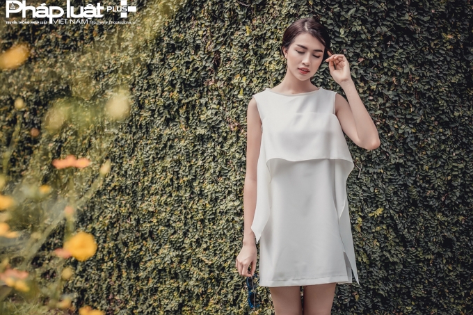 Lệ Hằng tinh kh&ocirc;i trong trang phục mang hướng cổ điển