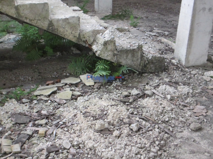 &nbsp;C&ocirc;ng tr&igrave;nh thi c&ocirc;ng dang dở đ&atilde; xuống cấp trầm trọng.