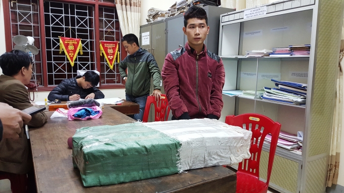 Nghệ An: Nam thanh ni&ecirc;n vận chuyển tr&aacute;i ph&eacute;p h&agrave;ng chục kg ph&aacute;o nổ