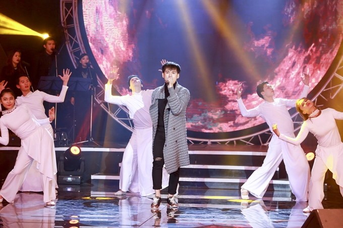 Nguyễn Trần Trung Qu&acirc;n nổi bật với