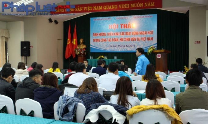 Hai tổ 2 v&agrave; 4 thảo luận chủ đề 1 v&agrave; 4.&nbsp;(Ảnh: Đức Bi&ecirc;n)