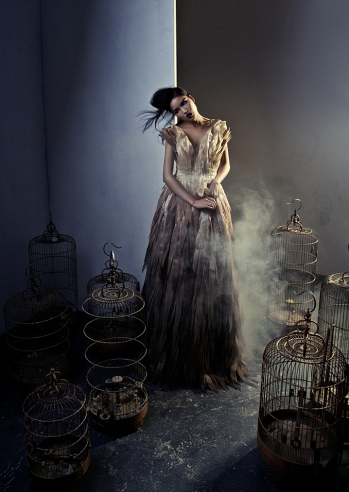 Phong c&aacute;ch tạo d&aacute;ng khiến người xem kh&ocirc;ng khỏi r&ugrave;ng m&igrave;nh về độ nhập t&acirc;m của Ch&agrave; mi