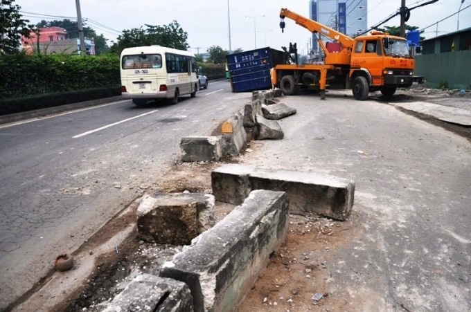 TP Hồ Ch&iacute; Minh: Hiện trường vụ xe container g&acirc;y &ldquo;n&aacute;o loạn&rdquo; Quốc lộ