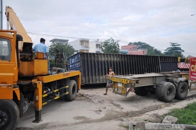 TP Hồ Ch&iacute; Minh: Hiện trường vụ xe container g&acirc;y &ldquo;n&aacute;o loạn&rdquo; Quốc lộ