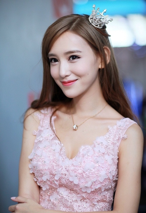 L&yacute; Ngọc Khiết lu&ocirc;n l&agrave; c&aacute;i t&ecirc;n nổi như cồn trong l&agrave;ng mẫu Trung Quốc. Ảnh: internet.