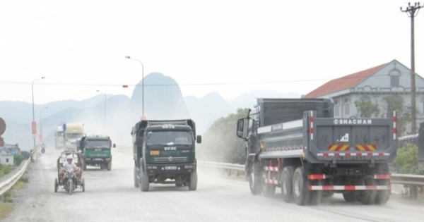 "Bão bụi" xâm chiếm Thị trấn Kiện Khê