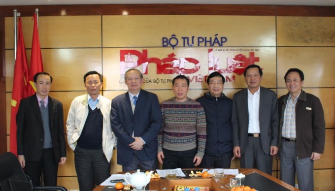 Hội đồng b&igrave;nh chọn c&ocirc;ng bố 10 sự kiện ph&aacute;p luật ti&ecirc;u biểu năm 2015.