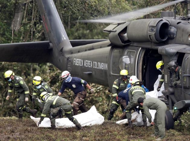 Hiện trường vụ tai nạn thảm kh&oacute;c. (Ảnh: Reuters)