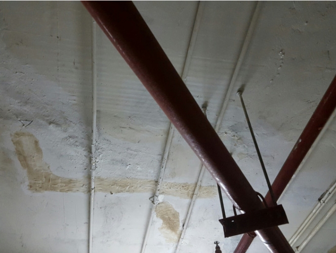 Hầm chung cư Nam Đ&ocirc; 609 Trương Định vẫn tiếp tục bị thấm, dột tứ tung sau nhiều lần khắc phục.