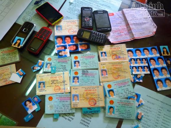 H&agrave; Nội: Ph&aacute; đường d&acirc;y &ldquo;sản xuất&rdquo; chứng minh nh&acirc;n d&acirc;n giả gi&aacute; ng&agrave;n đ&ocirc;