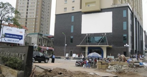 Chung cư tiền tỷ tại Hà Nội nứt hầm, xây dựng sai phép?