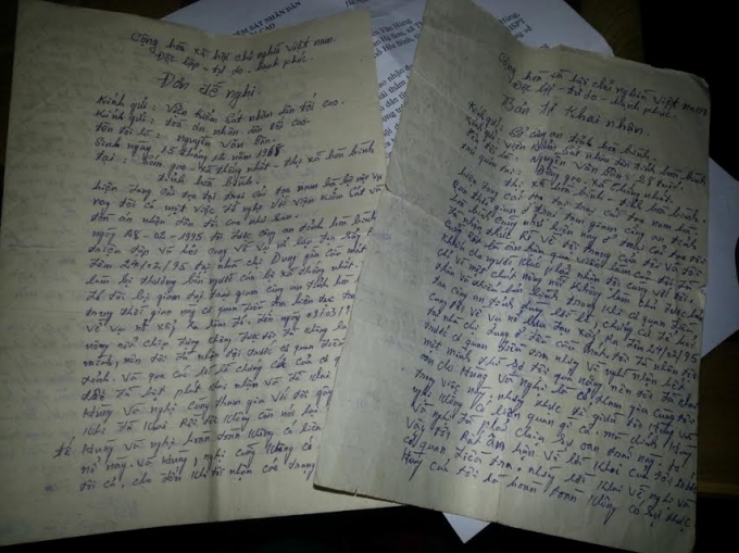 L&aacute; đơn do hung thủ Nguyễn Văn T&acirc;n viết từ năm 1995 được anh H&ugrave;ng giữ lại, quyết t&igrave;m đường k&ecirc;u oan cho m&igrave;nh.