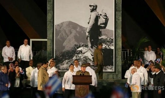 Chủ tịch Cuba Raul Castro ph&aacute;t biểu tại lễ tưởng niệm. (Ảnh: Reuters)