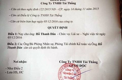 Tài xế xe khách vừa lái xe vừa ăn mì bị đình chỉ: Sau miếng ăn là câu chuyện đáng thương