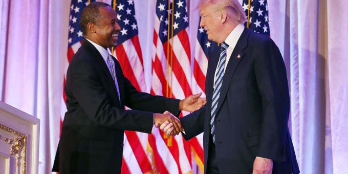 Tổng thống đắc cử Donald Trump v&agrave; b&aacute;c sỹ giải phẫu thần kinh Ben Carson. (Ảnh:&nbsp;Getty)