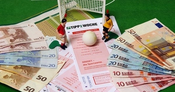 Cùng đi tù vì giúp chủ quán cà phê ghi tỷ số