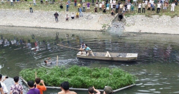 Hà Nội: Bị truy đuổi khi cướp tài sản, một đối tượng nhảy xuống sông để thoát thân