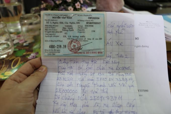 Giấy chứng nhận đăng k&yacute; xe giả.