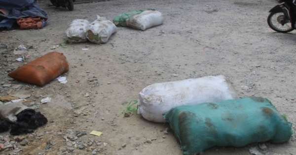 Thanh Hoá: Phát hiện xe khách vận chuyển hơn 1 tấn mỡ, bì lợn bốc mùi hôi thối