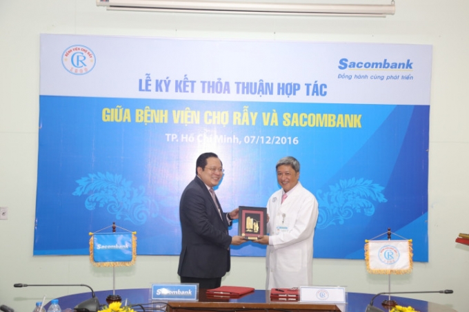 B&ecirc;̣nh vi&ecirc;̣n Chợ R&acirc;̃y x&acirc;y dựng thẻ chăm sóc sức khỏe cho b&ecirc;̣nh nh&acirc;n