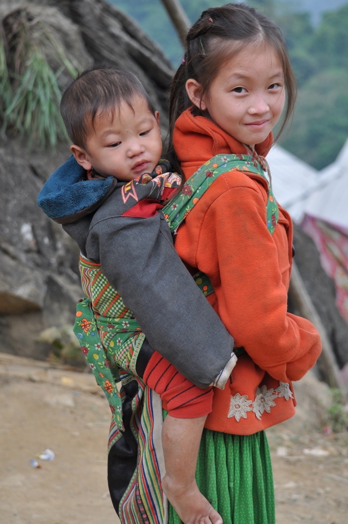 &Aacute;nh mắt biết n&oacute;i đầy khao kh&aacute;t, tr&aacute;ch nhiệm của một em nhỏ nơi đ&acirc;y.