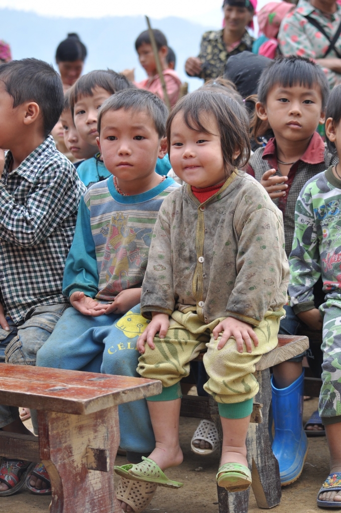 Niềm vui của những em nhỏ được đến trường.